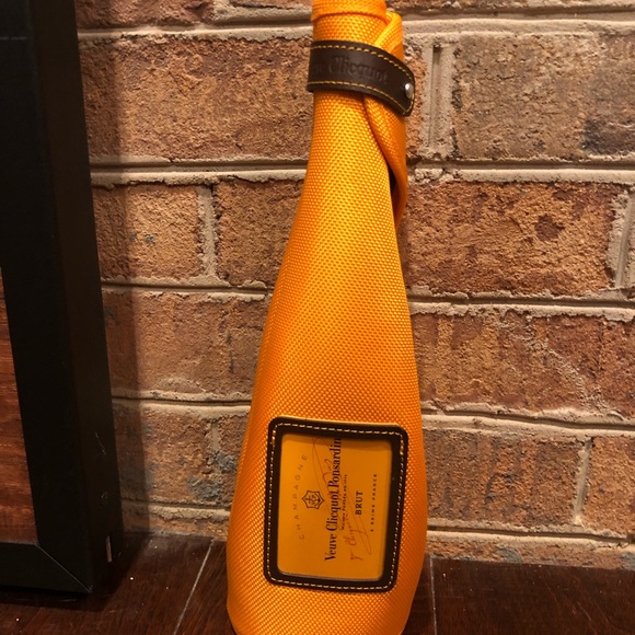 Veuve Clicquot Ice Jacket (26) - Picture 1 of 6
